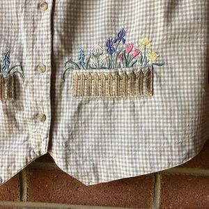 Maggie & Max Ivory and Tan Gingham Button-down, Embroidered Flowers, Size L
